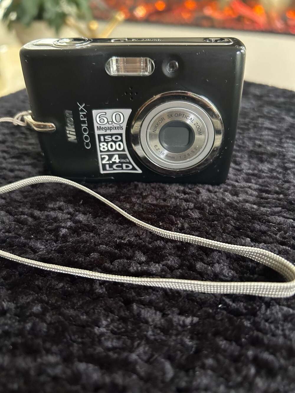 Nikon COOLPIX L11 6.0MP Digital Camera Black